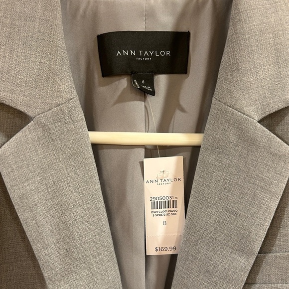 Ann Taylor One Button Blazer Size 8 - Picture 3 of 4